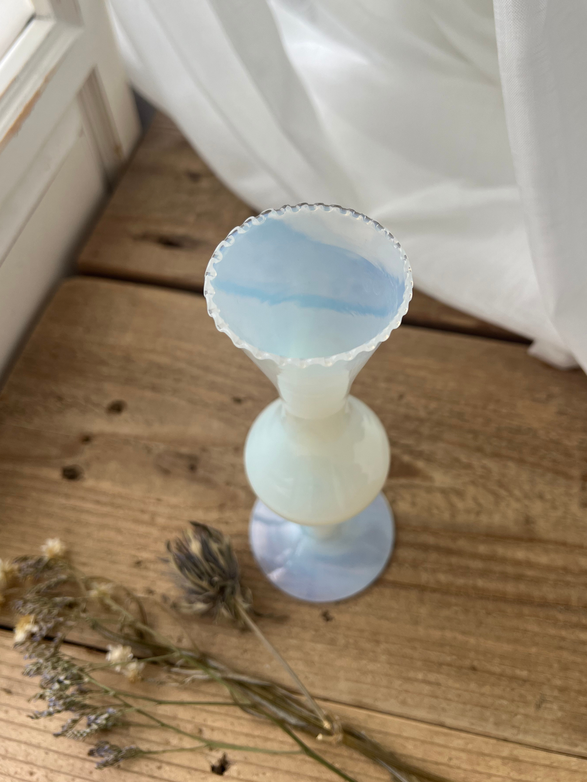 Opaline Glass Soliflore White Flower Vase 18cm｜ オパリンガラス ソリフロー ル ホワイト 一輪挿し